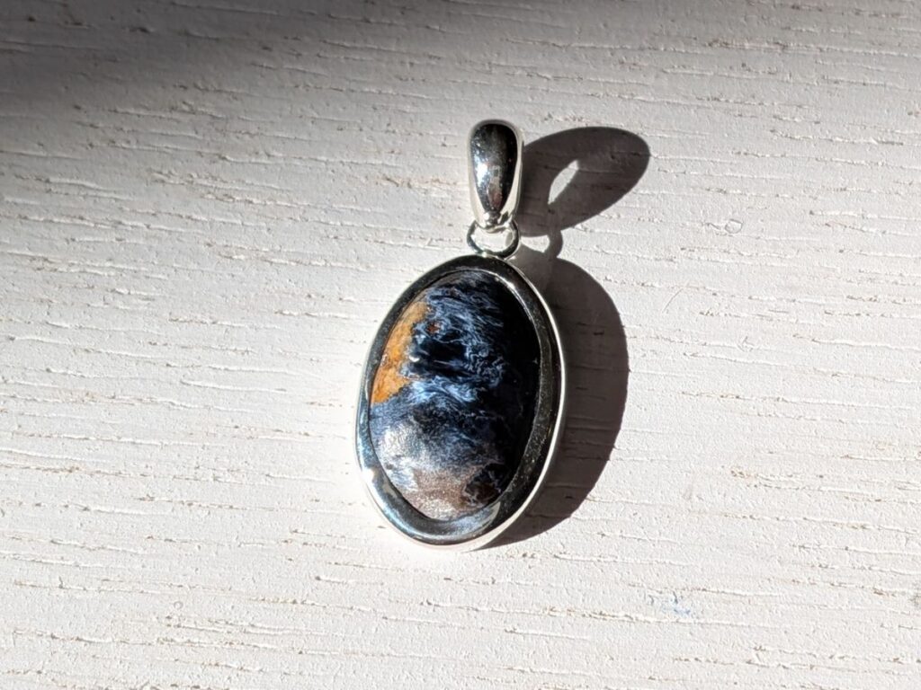 ピーターサイトのペンダントトップ