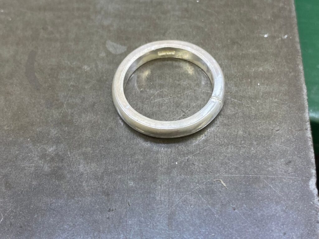 ロウ付けして真円を出した指輪